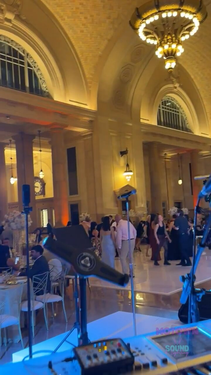 Color uplighting